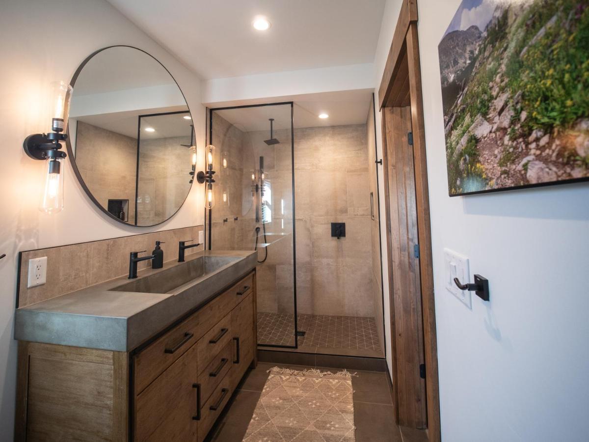 Chic Retreat Indoor Outdoor Fireplace, Private Jacuzzi, Great Location! Estes Park Exterior foto